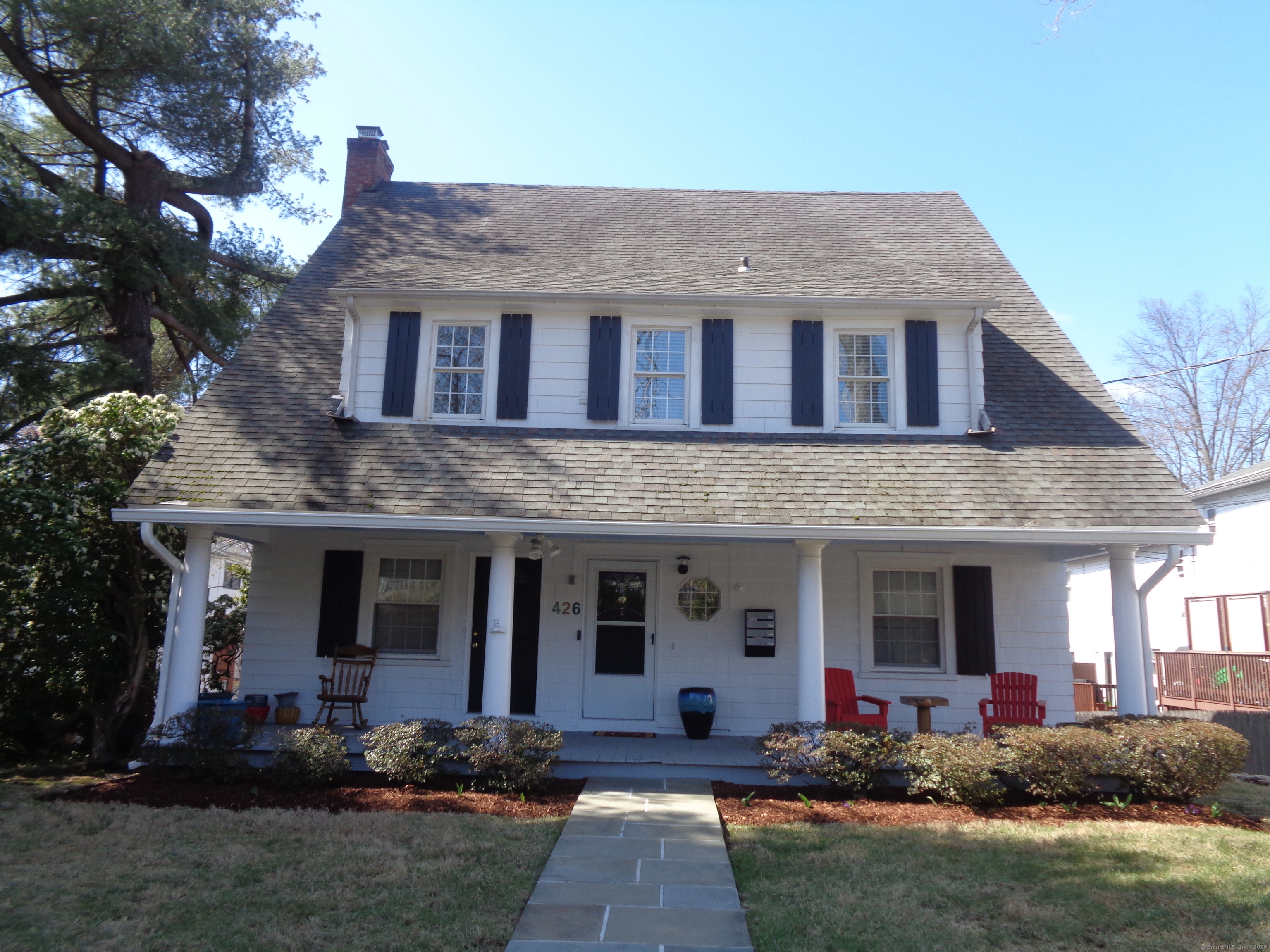 Property for Sale at Courtland Avenue Apt 1, Stamford, Connecticut - Bedrooms: 2 
Bathrooms: 1 
Rooms: 4  - $349,900
