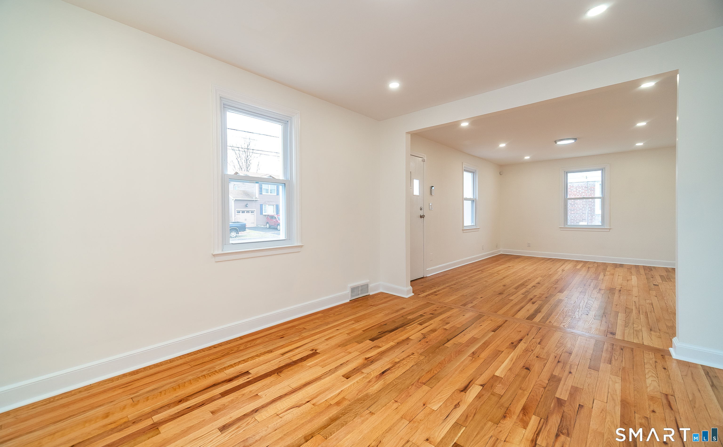 484 Reitter Street West