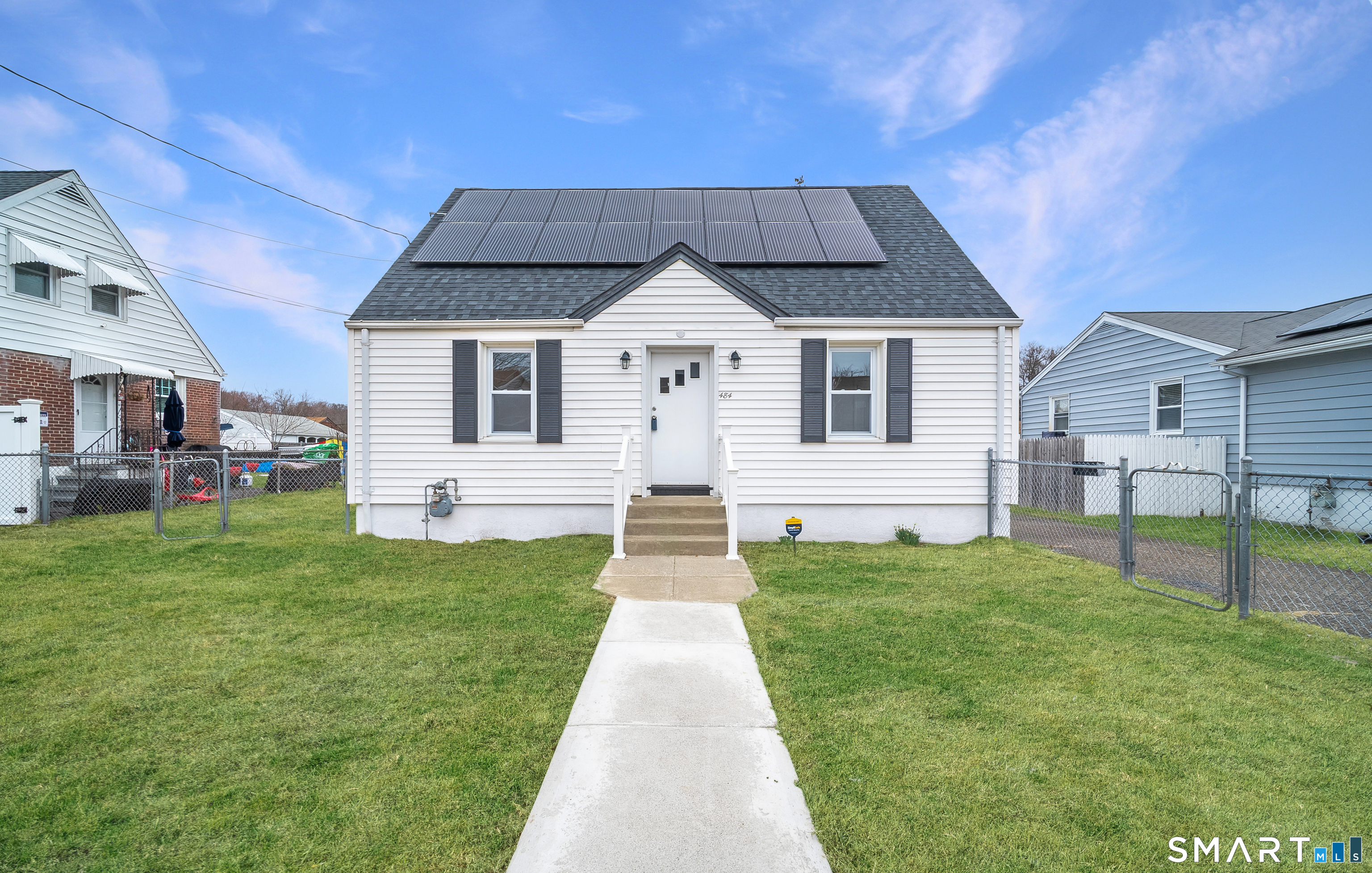 484 Reitter Street West