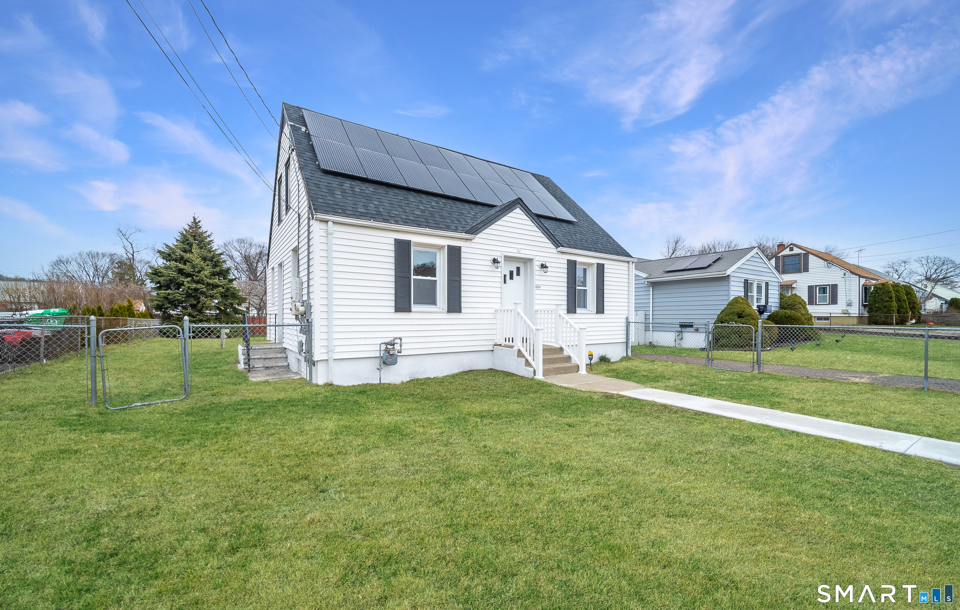 484 Reitter Street West