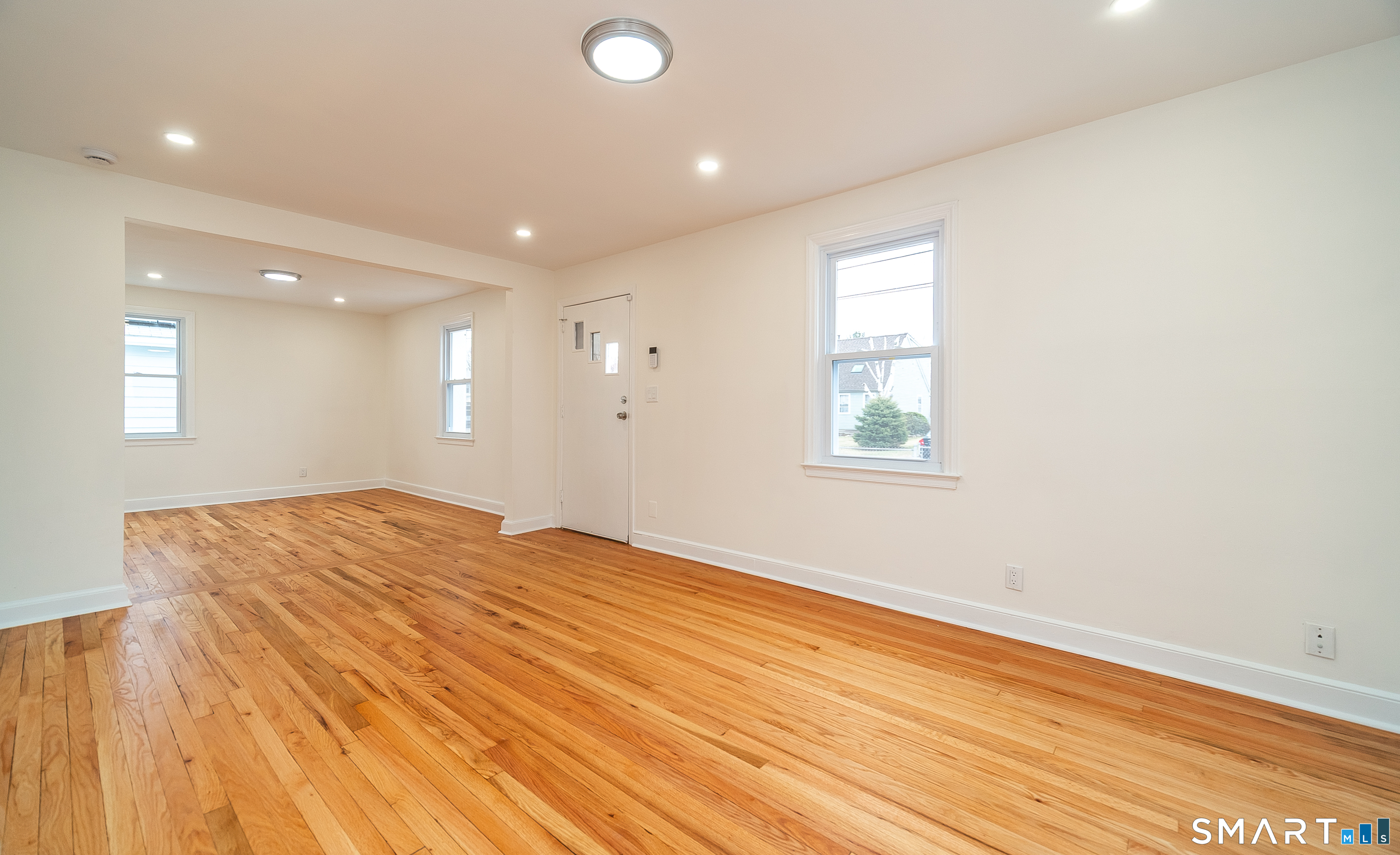 484 Reitter Street West