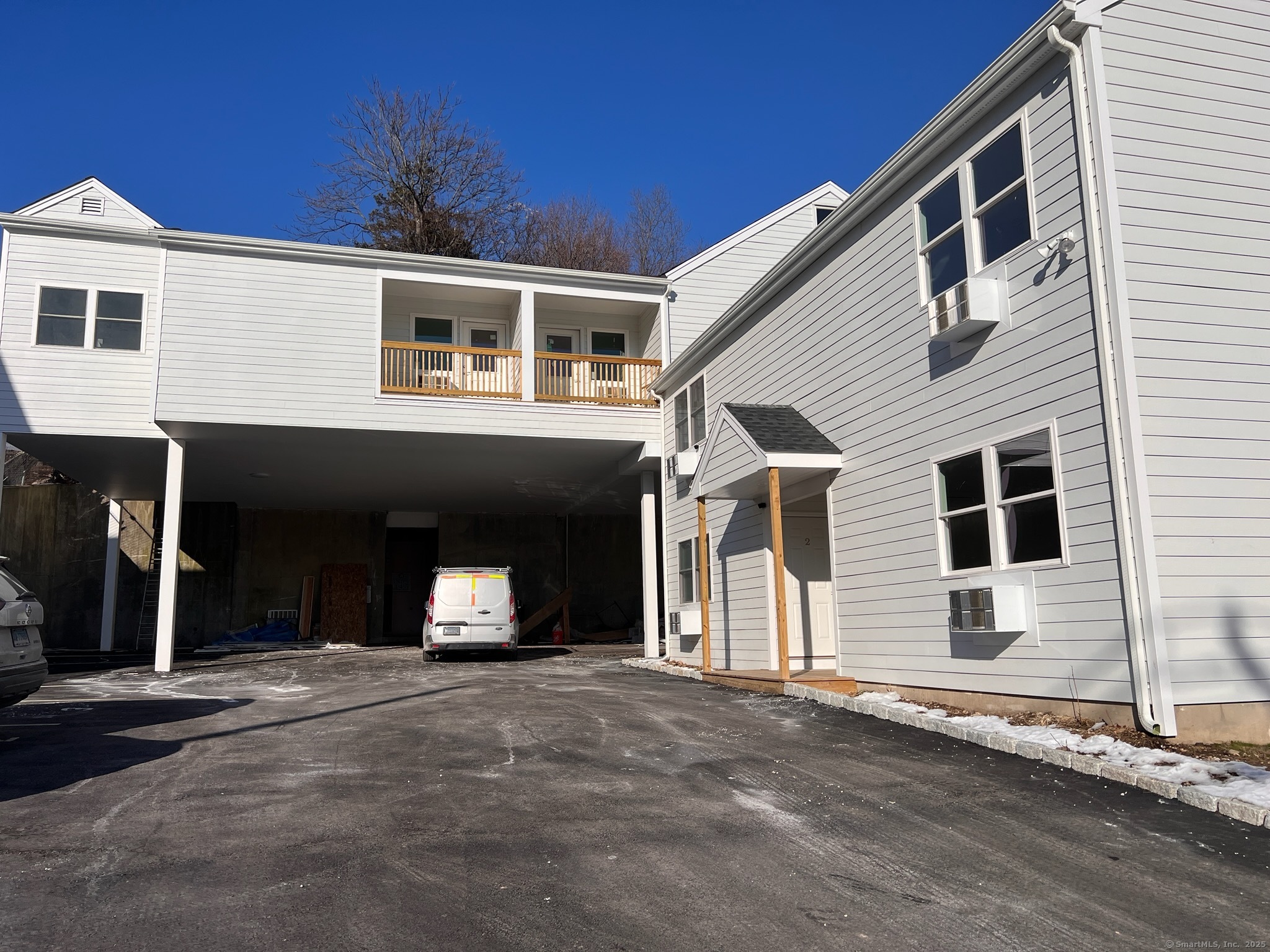 Hamilton Avenue Apt 4, Norwalk, Connecticut - 2 Bedrooms  
1 Bathrooms  
4 Rooms - 