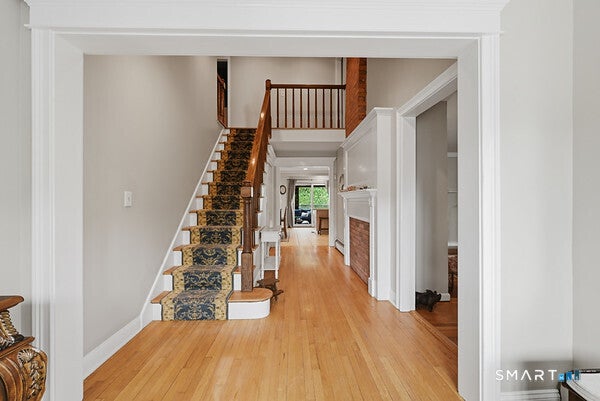 76 Winton Place