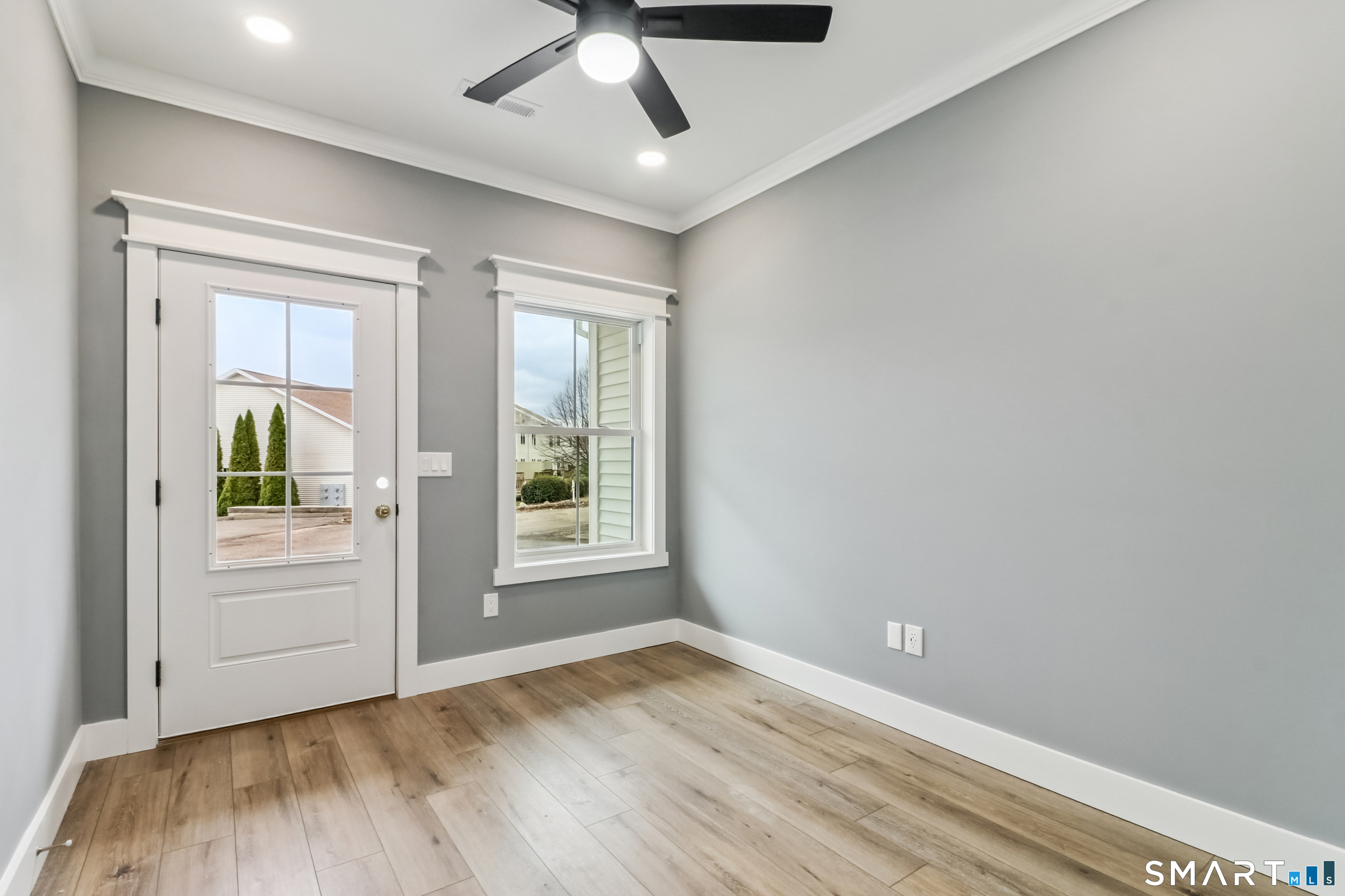 370 Emmett Street 4-4