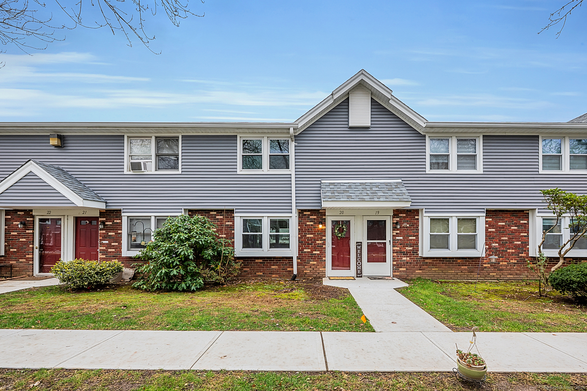 211 East Main Street APT 20B