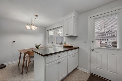 Tiny photo for 211 E Main Street #APT 20B, Branford, CT 06405 (MLS # 24143417)