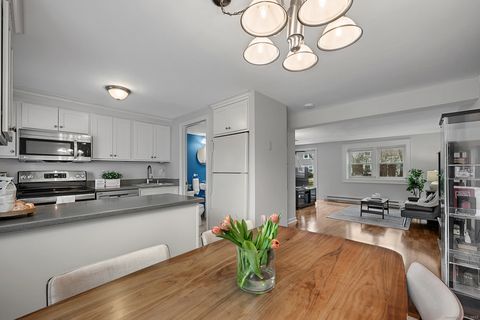 Tiny photo for 211 E Main Street #APT 20B, Branford, CT 06405 (MLS # 24143417)