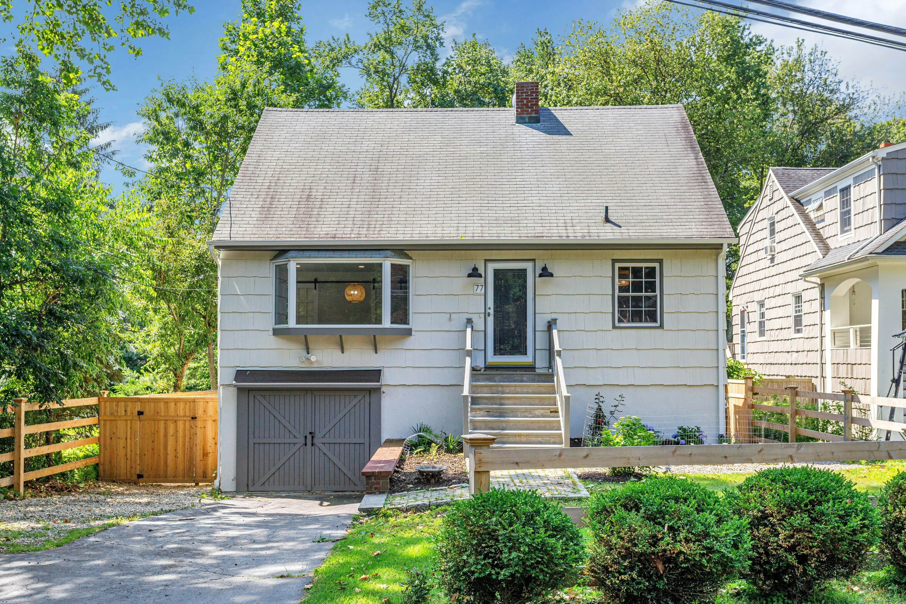 77 Valley Road, Westport, Connecticut - 3 Bedrooms  
3 Bathrooms  
8 Rooms - 