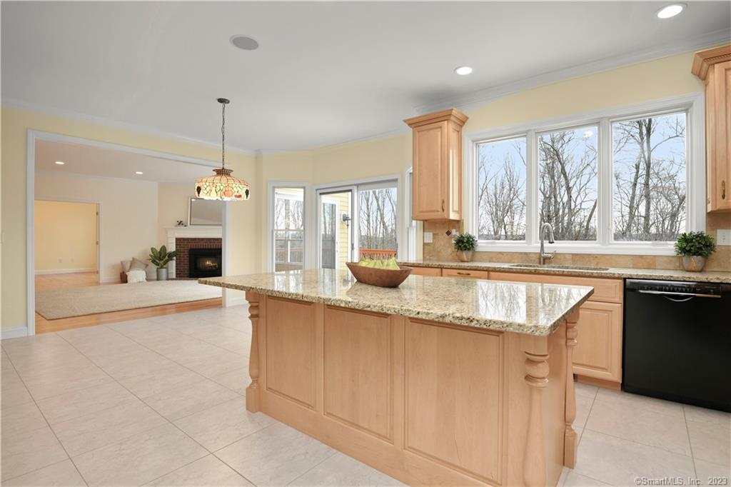 Photo 11 of 40 of 4 Winter Ridge Road house