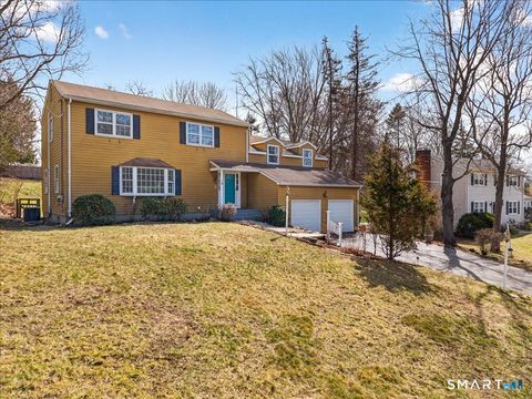 15 Oak Hollow Road Branford CT 06405