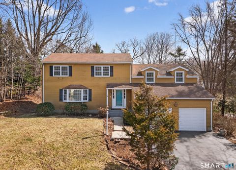 15 Oak Hollow Road Branford CT 06405