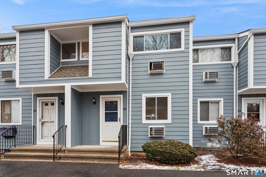 Photo of 16 Donna Drive #APT 20, Norwalk, CT 06854 (MLS # 24146478)