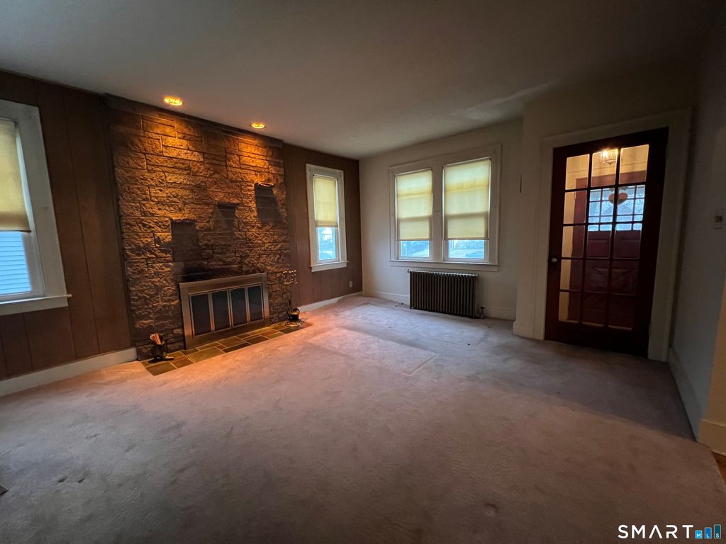 Photo of 105 Sound View Terrace, New Haven, CT 06512 (MLS # 24158962)