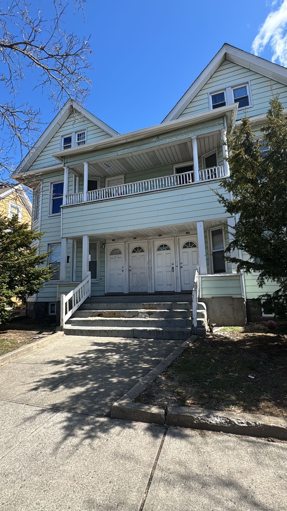 Rental Property at E Main Street, Bridgeport, Connecticut - Bedrooms: 5 
Bathrooms: 2 
Rooms: 9  - $3,350 MO.