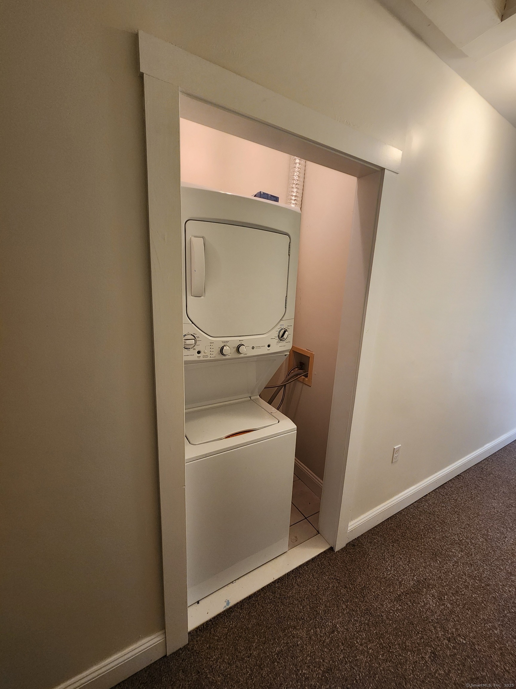 Norwich, Connecticut 06360, United States, 4 Bedrooms Bedrooms, ,3 BathroomsBathrooms,Residential,Active,174167