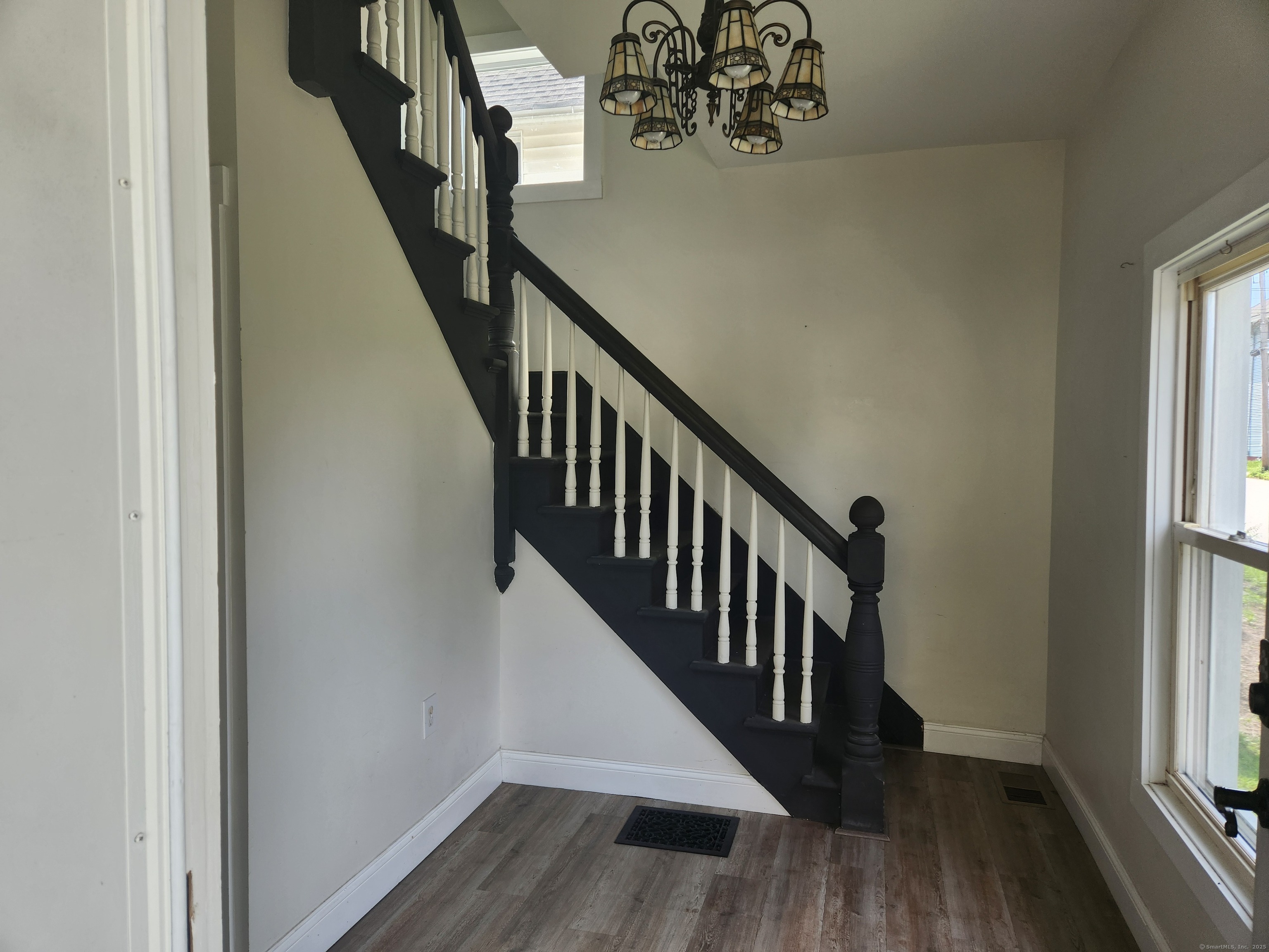 Norwich, Connecticut 06360, United States, 4 Bedrooms Bedrooms, ,3 BathroomsBathrooms,Residential,Active,174167