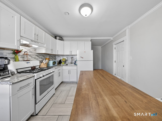 1389 Pembroke Street