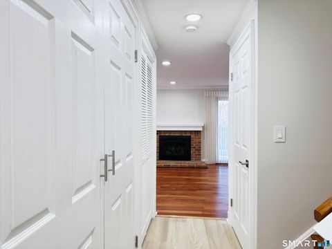 Tiny photo for 2 Highland Square #2, Avon, CT 06001 (MLS # 24149394)