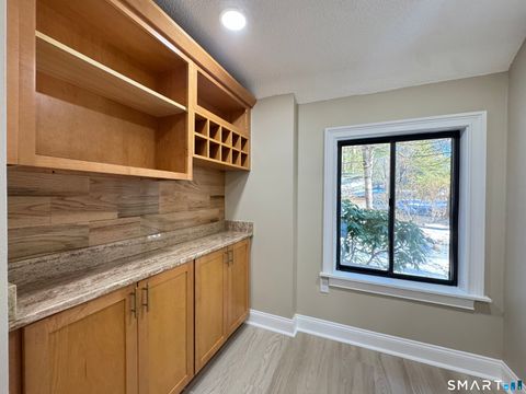 Tiny photo for 2 Highland Square #2, Avon, CT 06001 (MLS # 24149394)