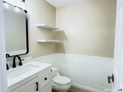 Tiny photo for 2 Highland Square #2, Avon, CT 06001 (MLS # 24149394)