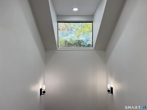 Tiny photo for 2 Highland Square #2, Avon, CT 06001 (MLS # 24149394)