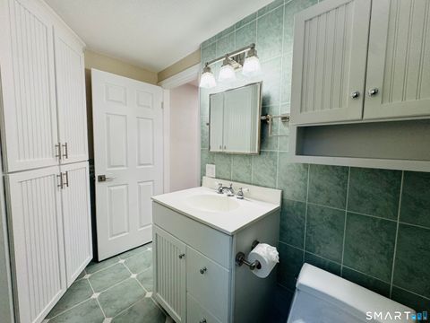 Tiny photo for 2 Highland Square #2, Avon, CT 06001 (MLS # 24149394)