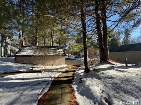 Tiny photo for 2 Highland Square #2, Avon, CT 06001 (MLS # 24149394)