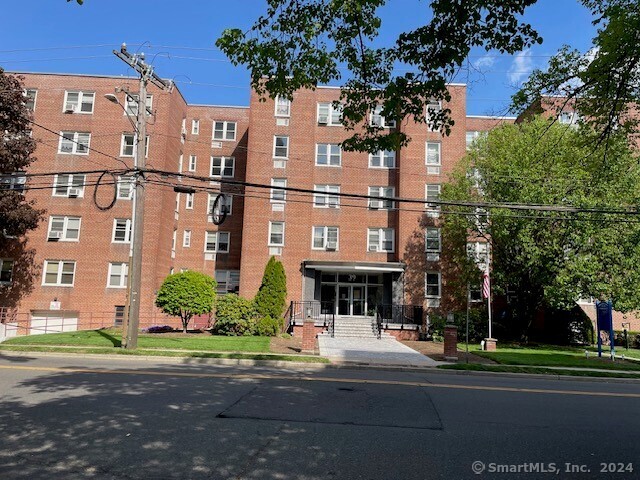 Property for Sale at 39 Glenbrook Road Apt 1S, Stamford, Connecticut - Bedrooms: 1 
Bathrooms: 1 
Rooms: 3  - $239,000