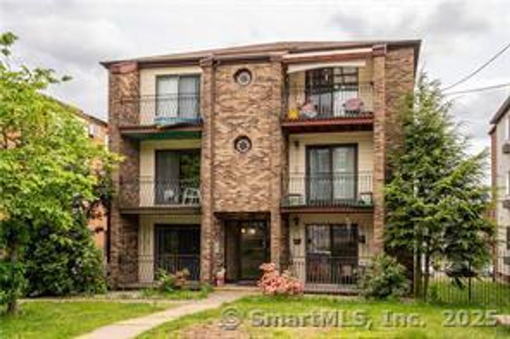 Photo of 69 Mountford Street #APT 3A, Hartford, CT 06114 (MLS # 24134641)