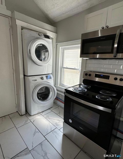 Photo of 16 Vine Street #2nd, New Haven, CT 06519 (MLS # 24144456)