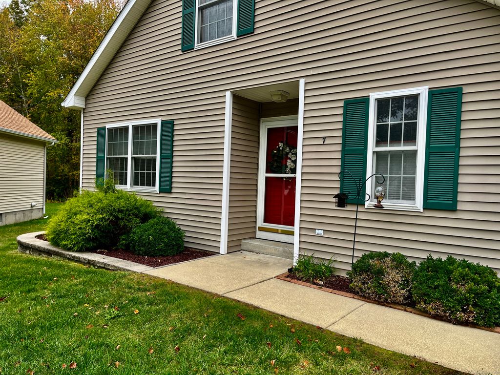 Photo of 7 Trading Cove Circle #7, Norwich, CT 06360 (MLS # 24133122)