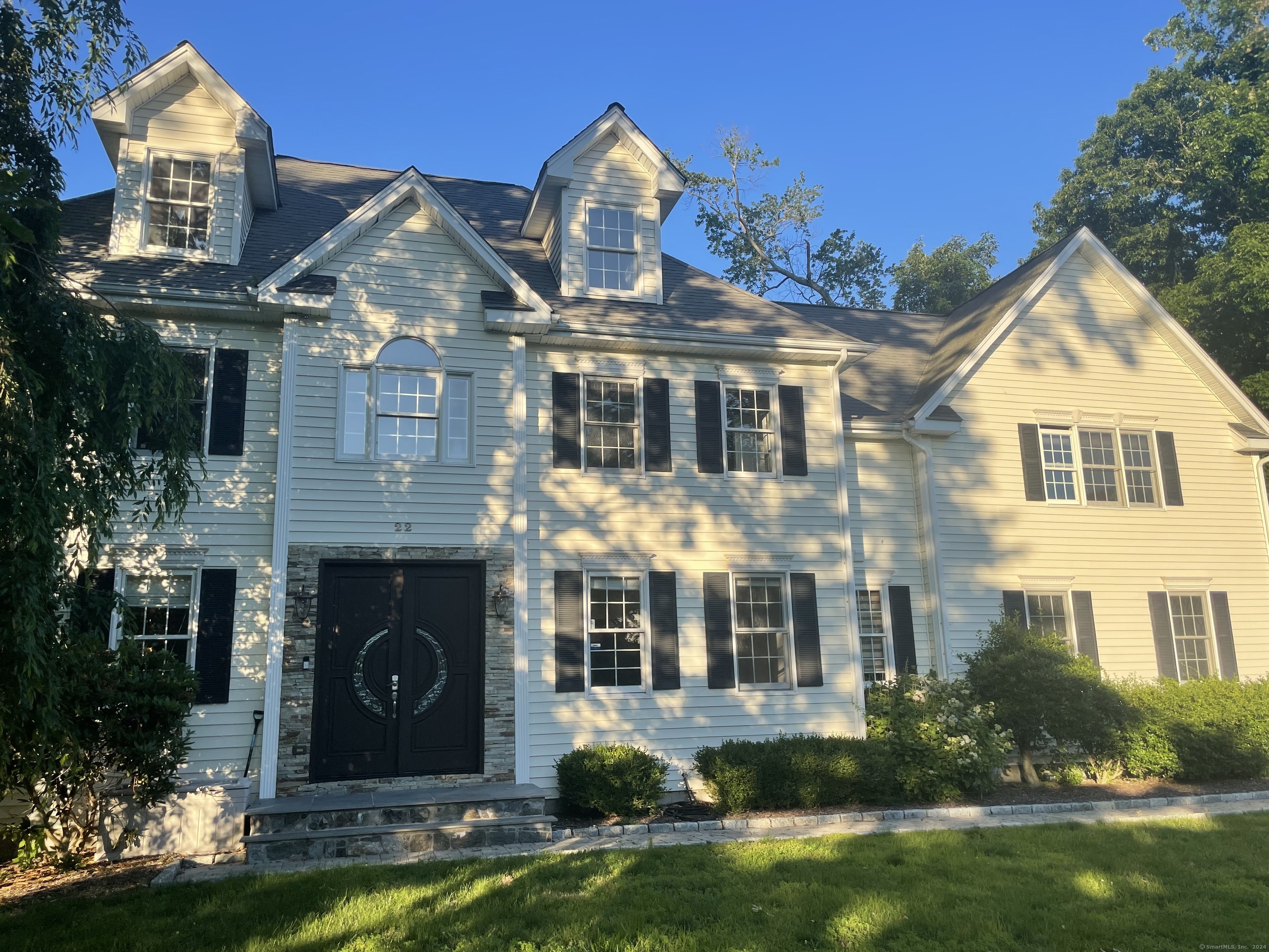 Morehouse Lane, Norwalk, Connecticut - 5 Bedrooms  
4 Bathrooms  
12 Rooms - 