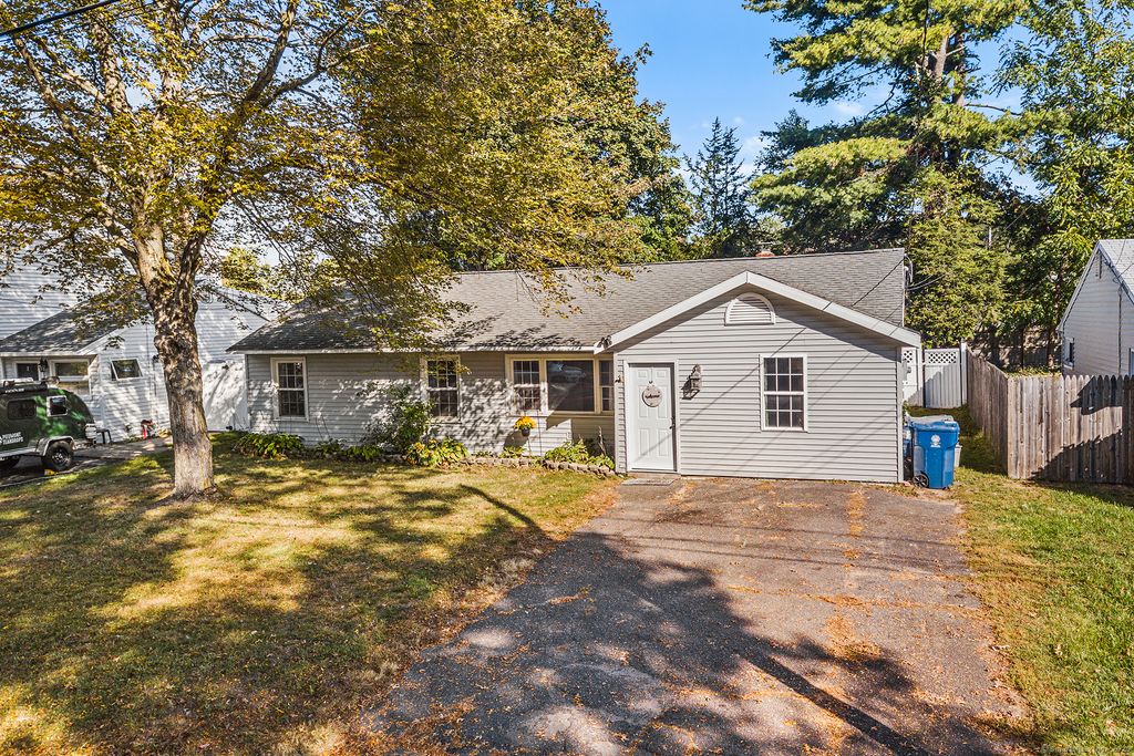 Photo of 53 Birch Tree Road, Plainville, CT 06062 (MLS # 24130586)