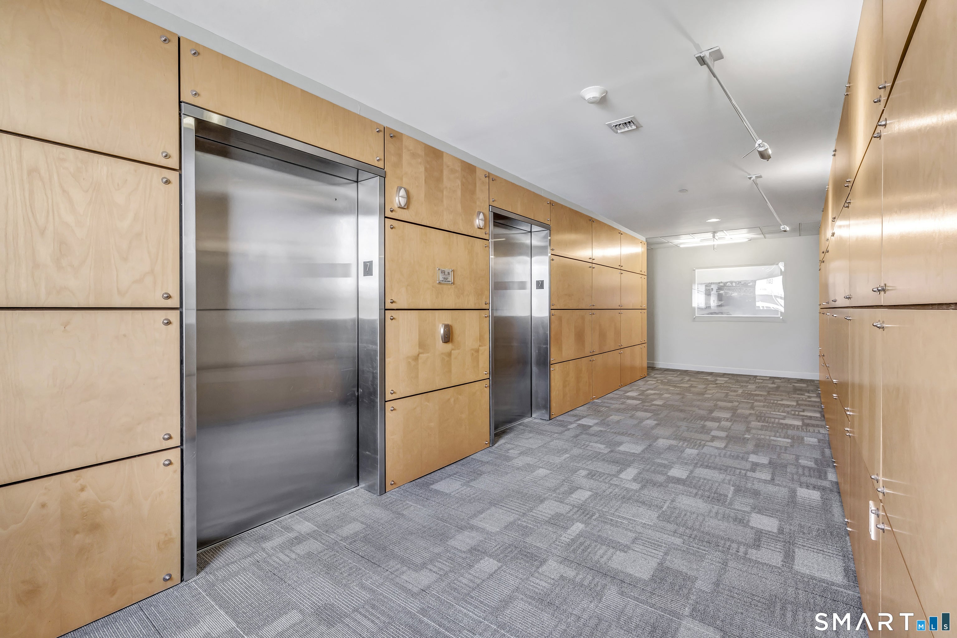 33 North Water Street 703