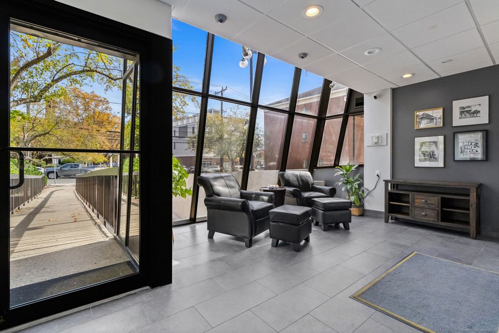 Photo of 970 Hope Street #4J, Stamford, CT 06907 (MLS # 24134515)
