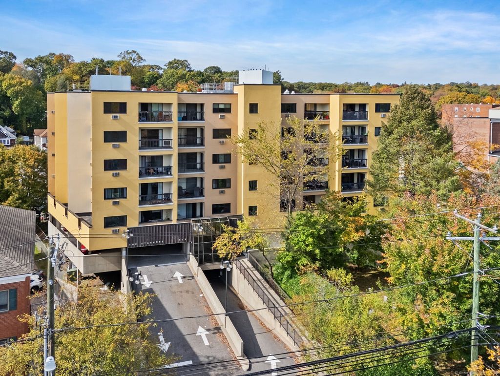 Photo of 970 Hope Street #4J, Stamford, CT 06907 (MLS # 24134515)