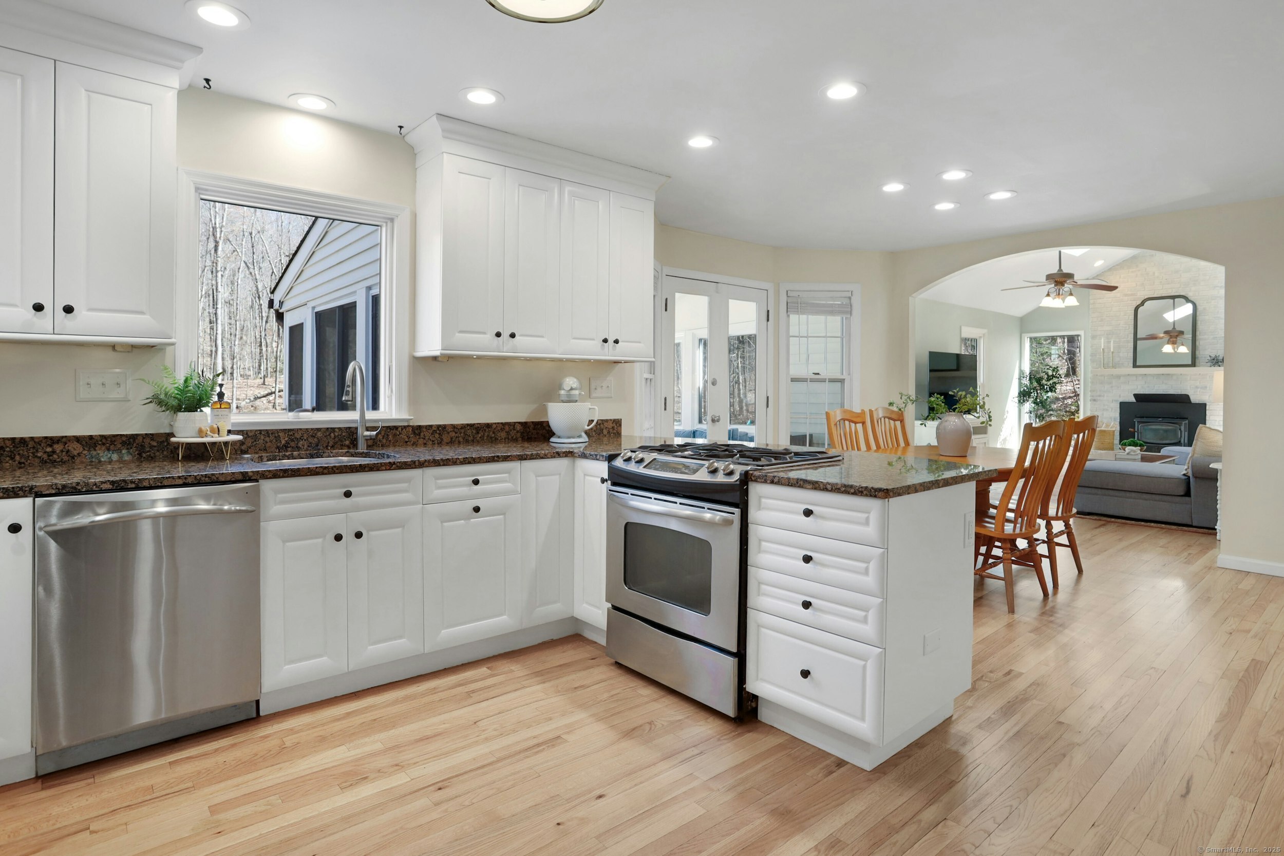 32 Kristy Drive, Bethel, Connecticut image 8