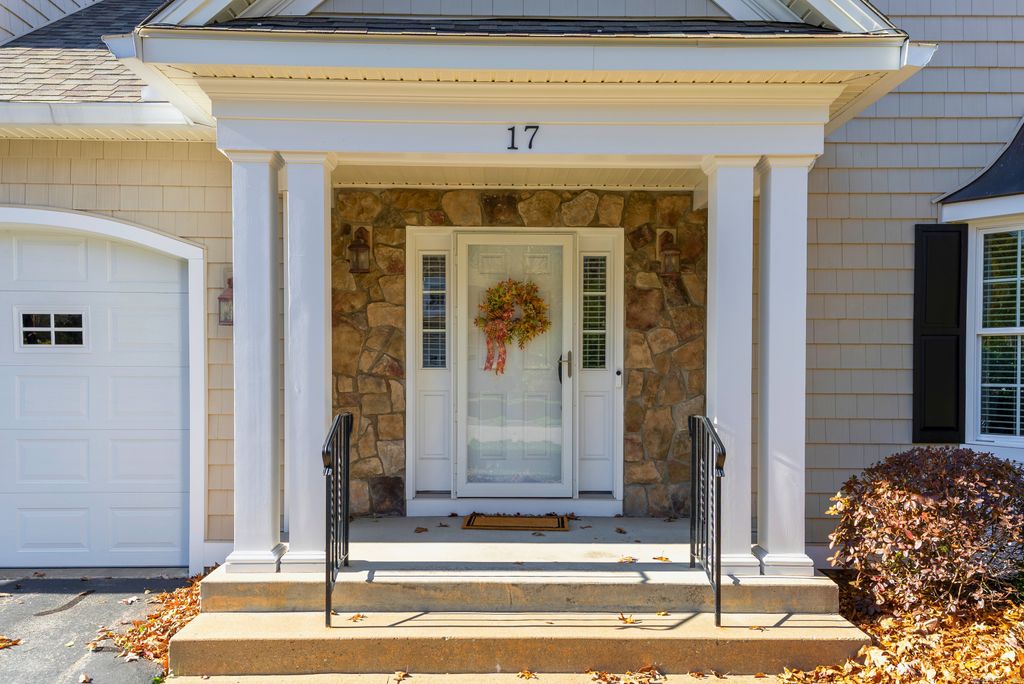 Photo of 17 Autumn Lane #17, Glastonbury, CT 06033 (MLS # 24140654)