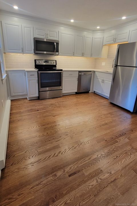 Tiny photo for 239 Old Farms Road #15B, Avon, CT 06001 (MLS # 24132954)