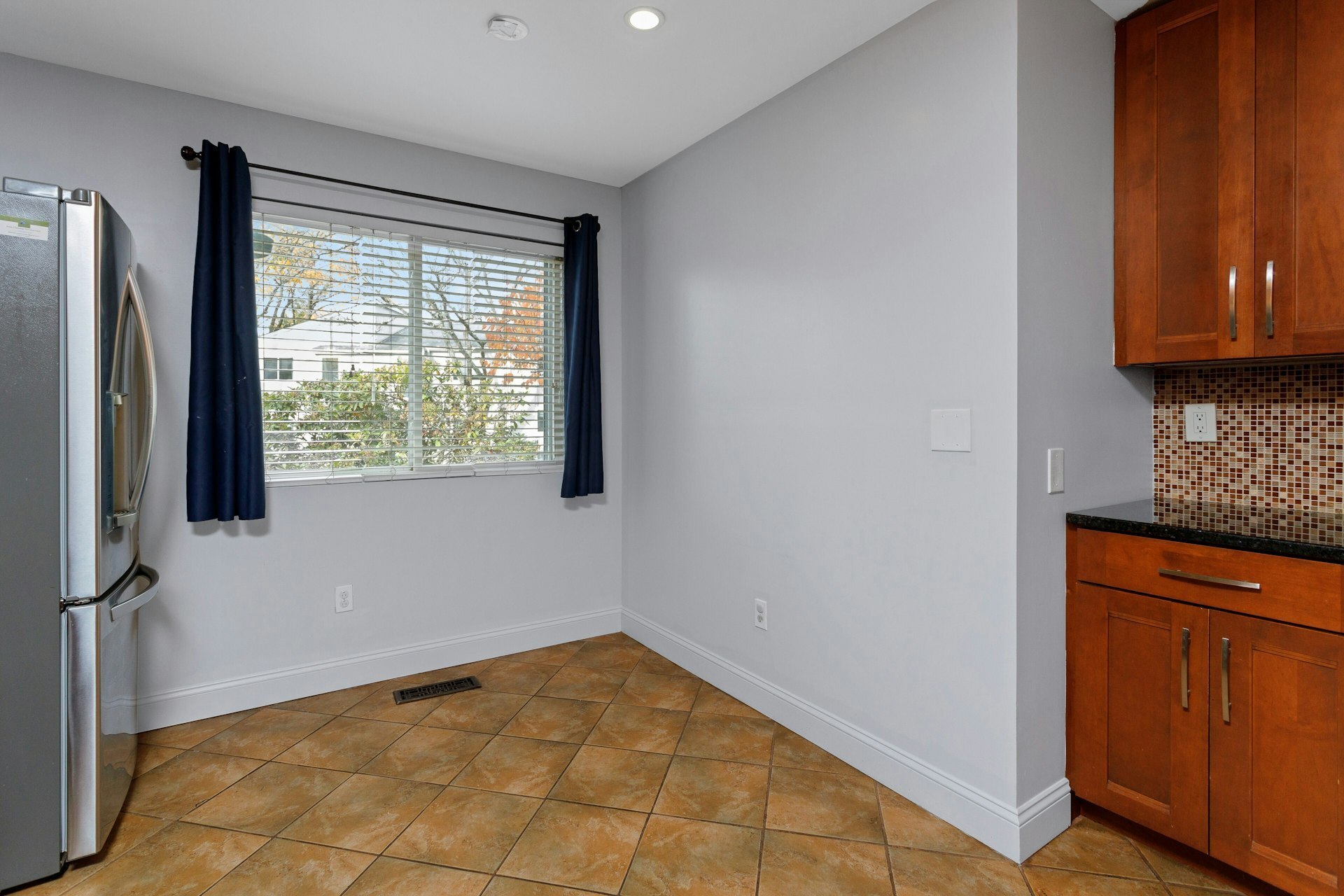 52 Randall Avenue APT 8