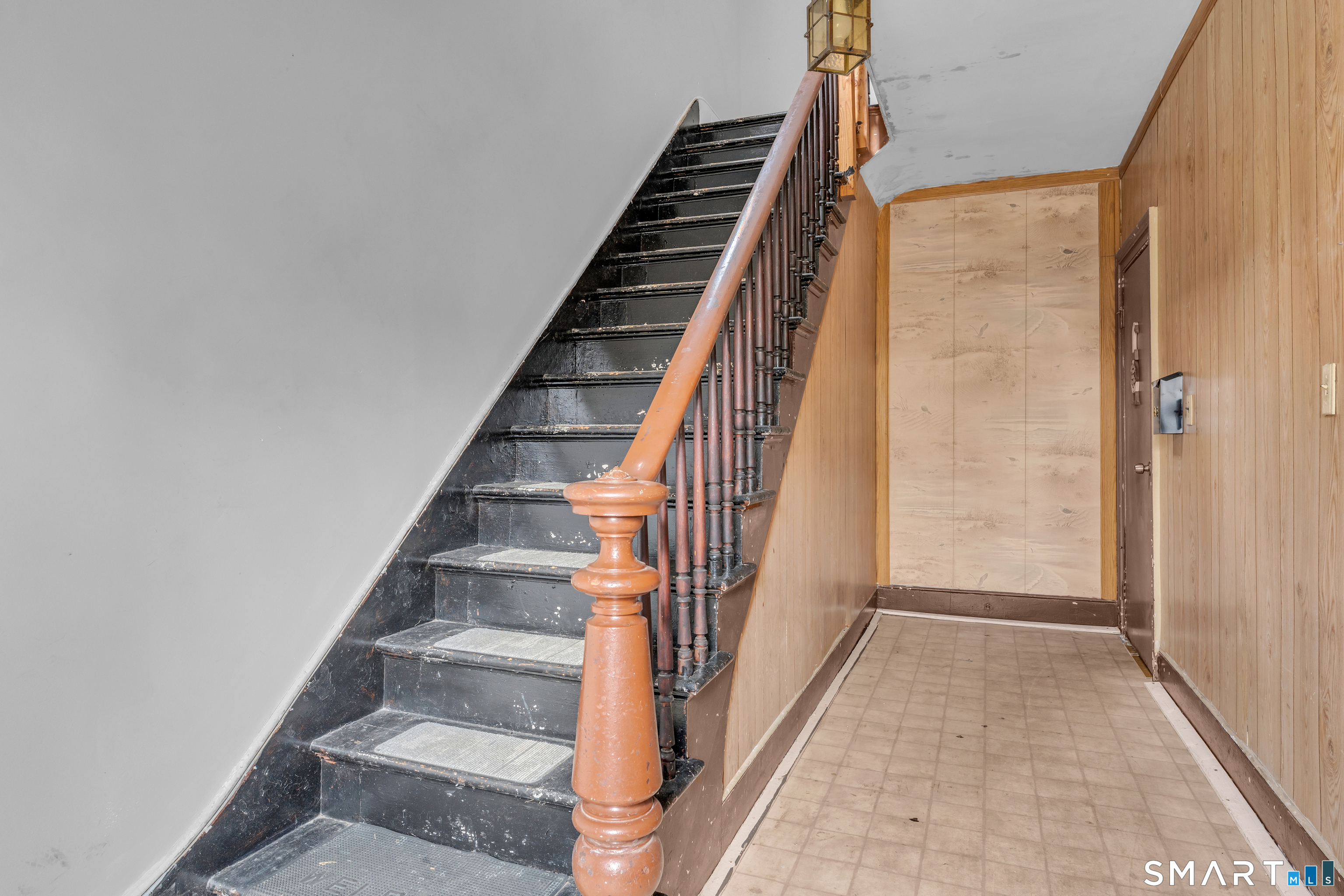 21 North Washington Avenue