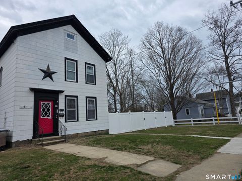 Photo of 21 N Washington Avenue, East Lyme, CT 06357 (MLS # 24159005)