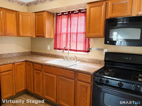 Tiny photo for 140 Park Street #B1, Manchester, CT 06040 (MLS # 24203606)
