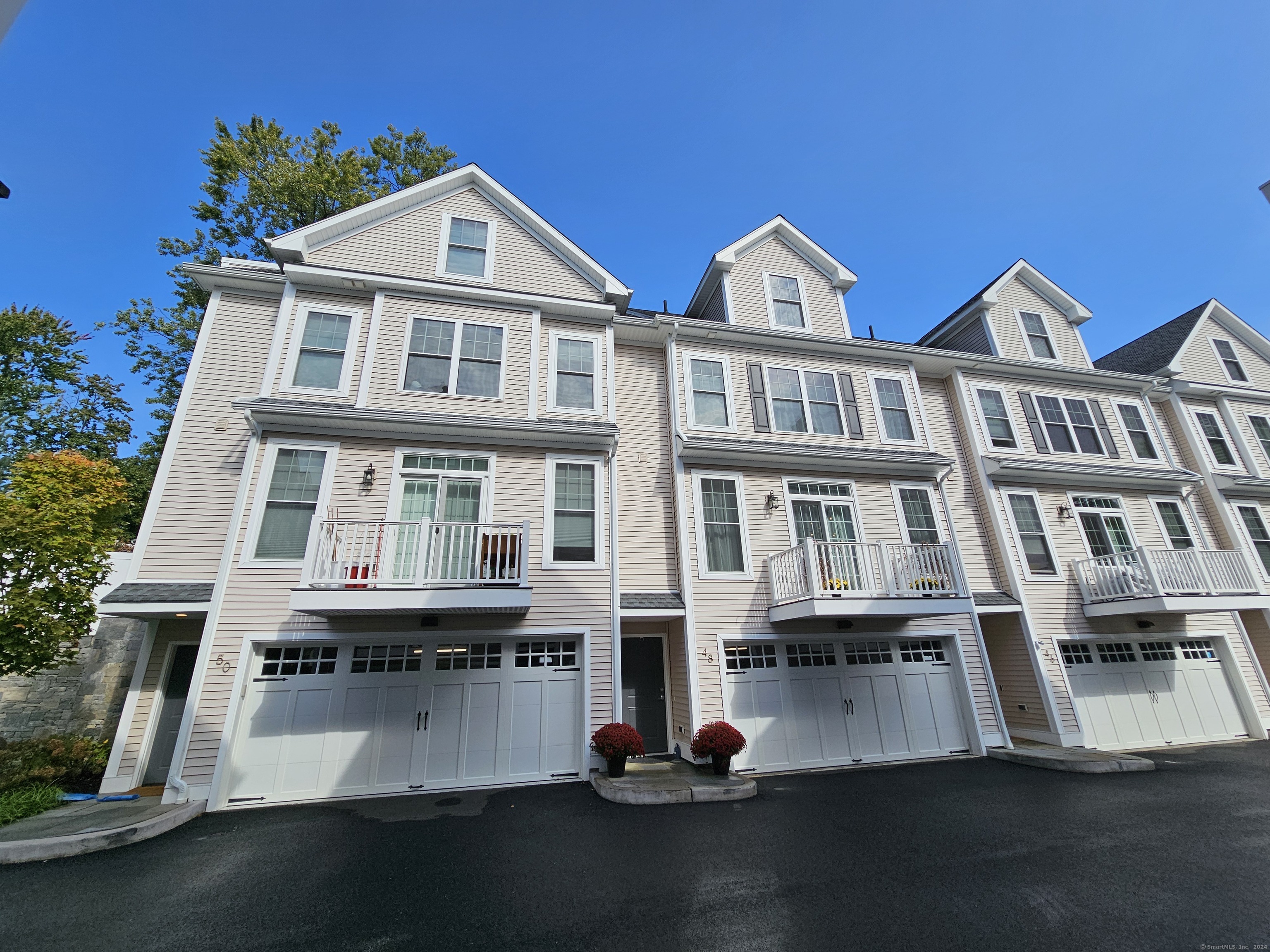 Rental Property at 115 Colonial Road 48, Stamford, Connecticut - Bedrooms: 3 
Bathrooms: 4 
Rooms: 6  - $4,900 MO.