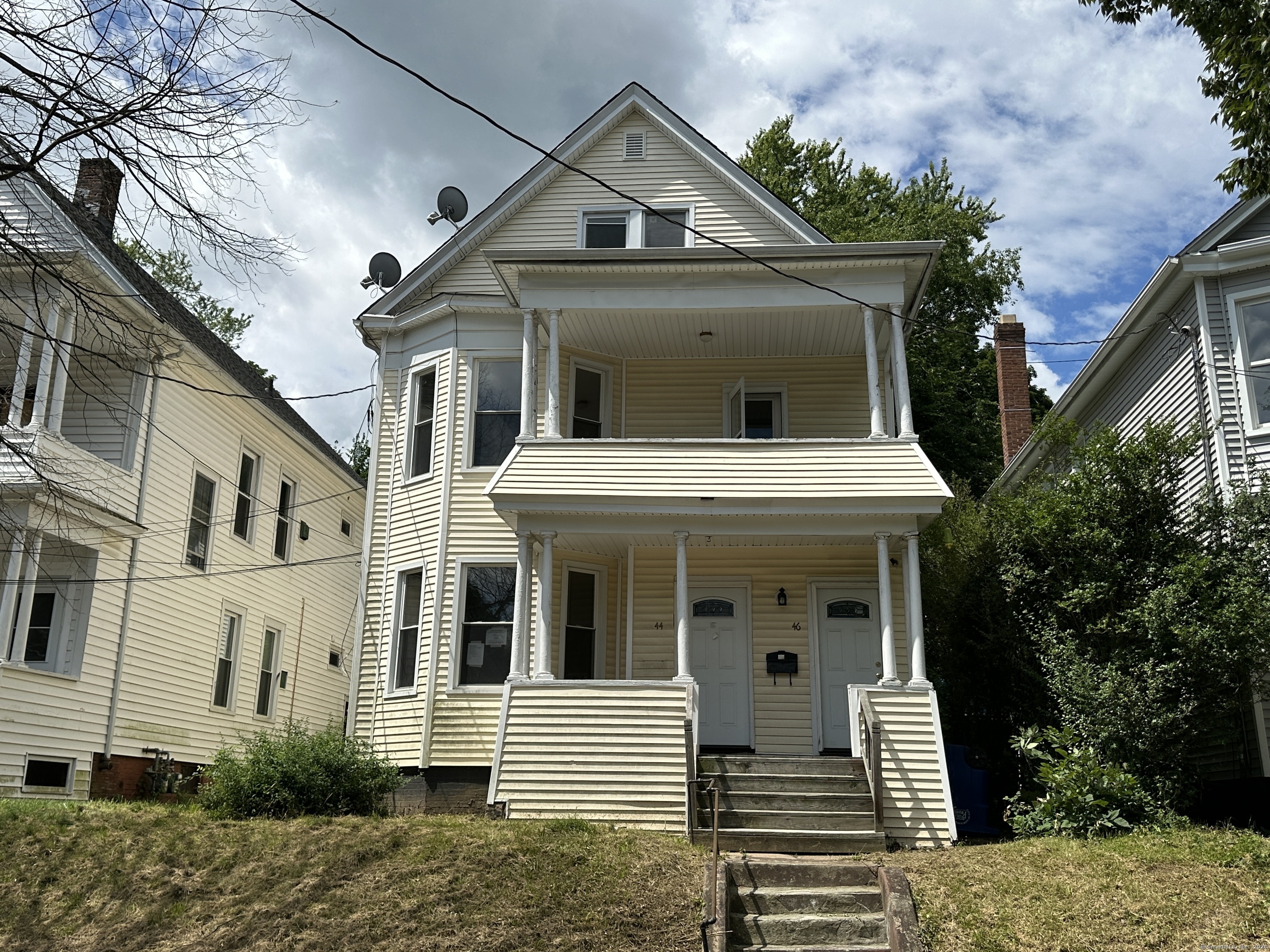 46 Pardee Place, New Haven, Connecticut - 3 Bedrooms  
2 Bathrooms  
8 Rooms - 