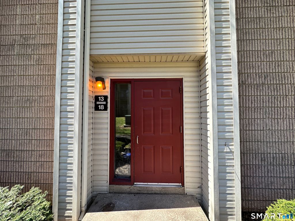 Photo of 13 Burgundy Hill Lane #13, Middletown, CT 06457 (MLS # 24166433)