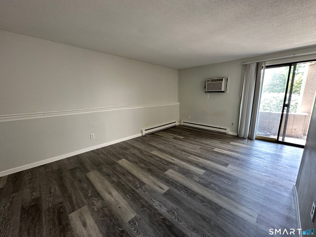 Photo of 13 Burgundy Hill Lane #13, Middletown, CT 06457 (MLS # 24166433)