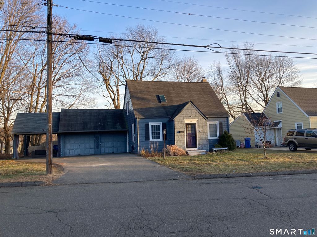 Photo of 488 Parker Avenue S, Meriden, CT 06450 (MLS # 24132424)