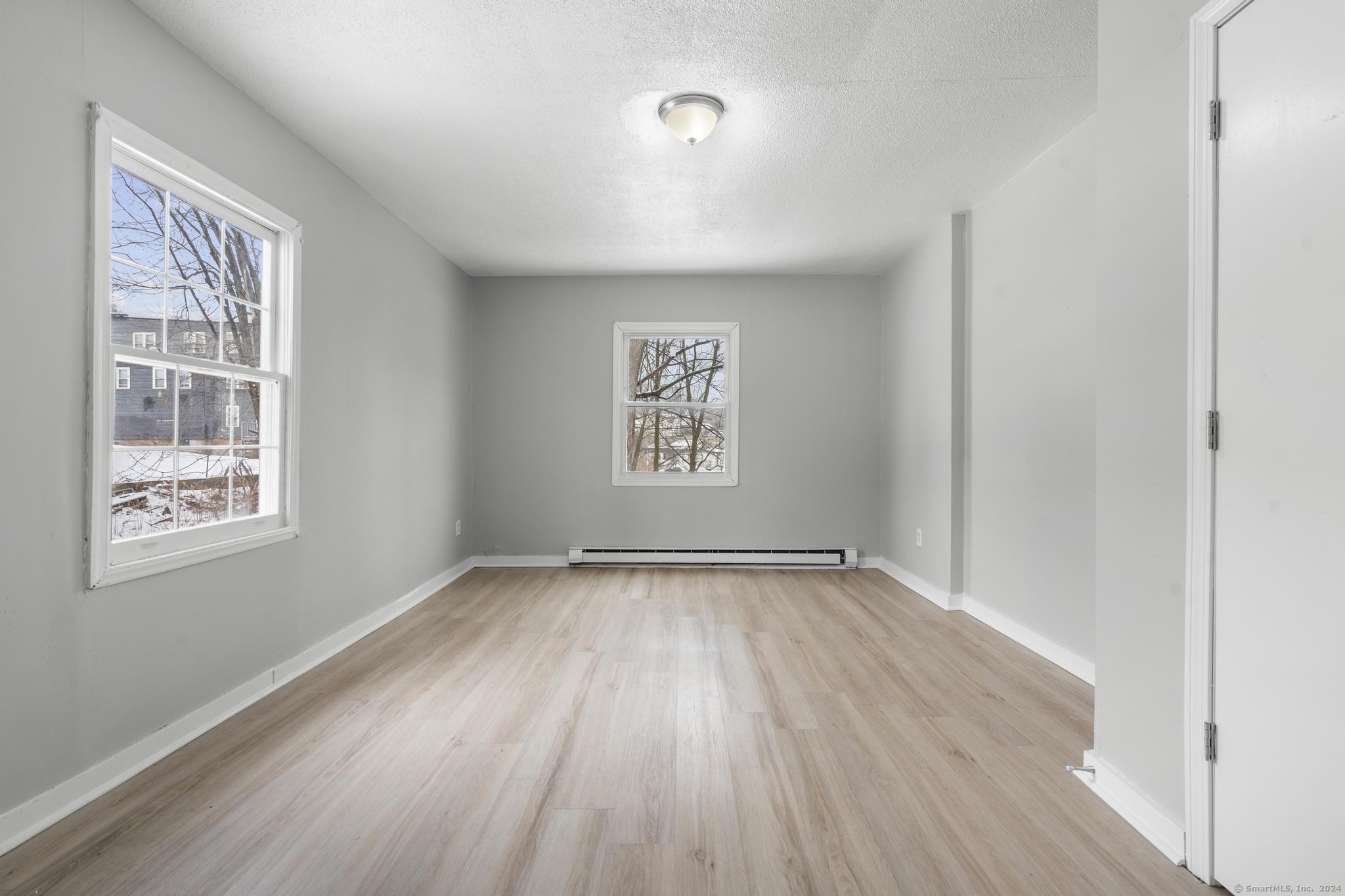 Waterbury, Connecticut 06706, United States, 5 Bedrooms Bedrooms, ,2 BathroomsBathrooms,Residential,Pending,24290