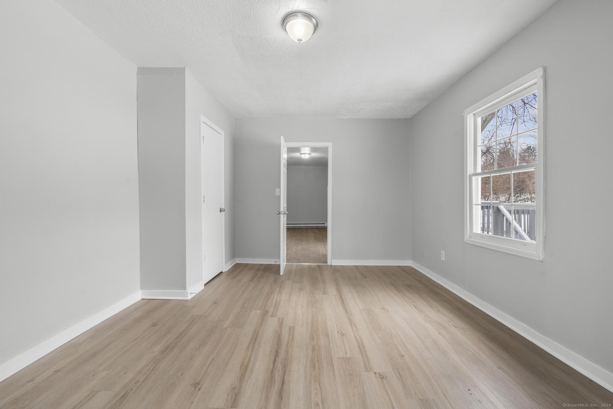 Waterbury, Connecticut 06706, United States, 5 Bedrooms Bedrooms, ,2 BathroomsBathrooms,Residential,Pending,24290